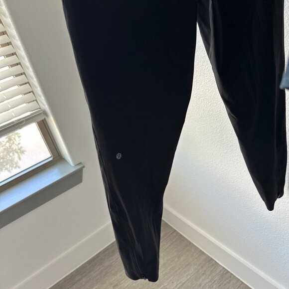 Mens LuLu surge joggers - Picture 2 of 4